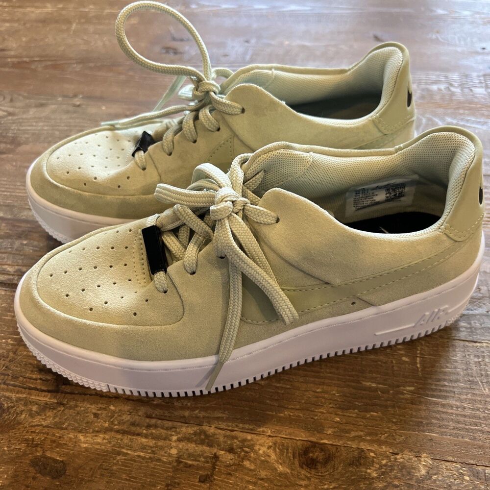 Nike Air Force 1 Low Sneaker Sage Green Women’s 6.5 AR5339-301 EUC